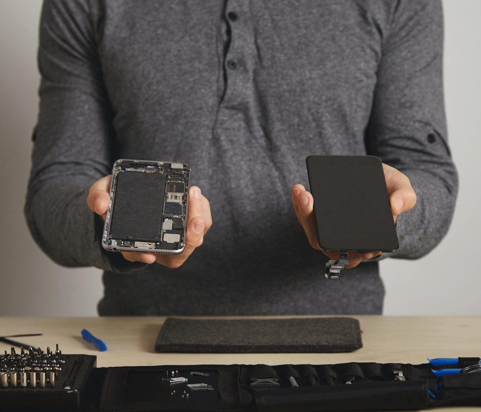 Computer and phone repairment service